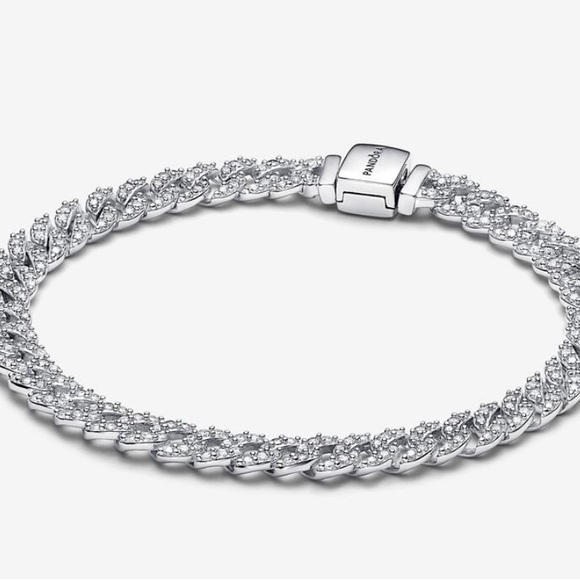 Pandora Cuban bracelet 7.9 inches No Box
Send Offers , will Ship same day - Picture 1 of 4